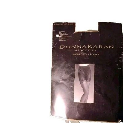 Vntg Women's Donna Karan Nylons White DKNY NY 2002 Ultra Sheer Tall Palomino NIB