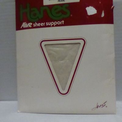 Hanes Alive Sheer Support Sandalfoot Pantyhose Size E Style 811 Pearl Vintage