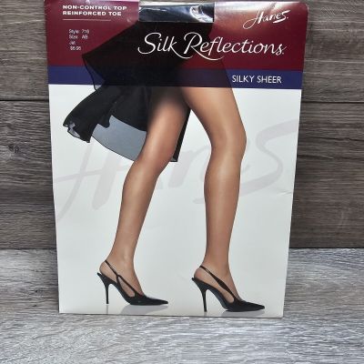 Hanes Silk Reflection Pantyhose 716 Control Top Reinforced Toe Size AB Jet Sheer