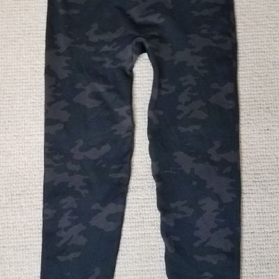 SPANX camo leggings - Large L - Black Gray Green Blue print - workout atheisure