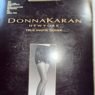 Donna Karan True Matte Toner Pantyhose Sz SM Noir Black Fits to 5'7