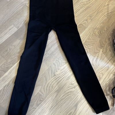 Spanx Black Seamless Leggings L NWOT