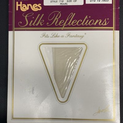 VTG Hanes Silk Reflections Pantyhose Tights Silky Sheer Style 718 Size CD Pearl