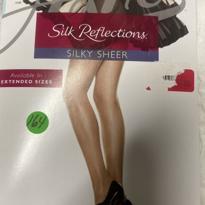 (164)  Hanes Silk reflections  control top pantyhose Style 717 size CD JET