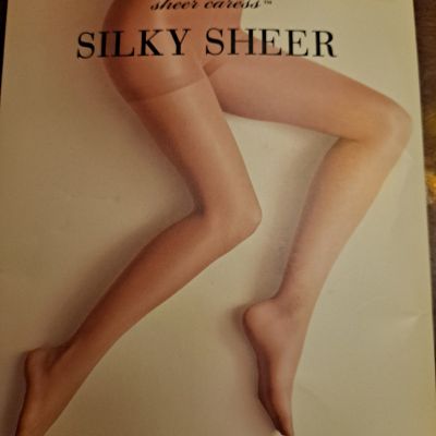 east 5th Sheer Caress Silky Sheer Queen Tall Suntan Pantyhose